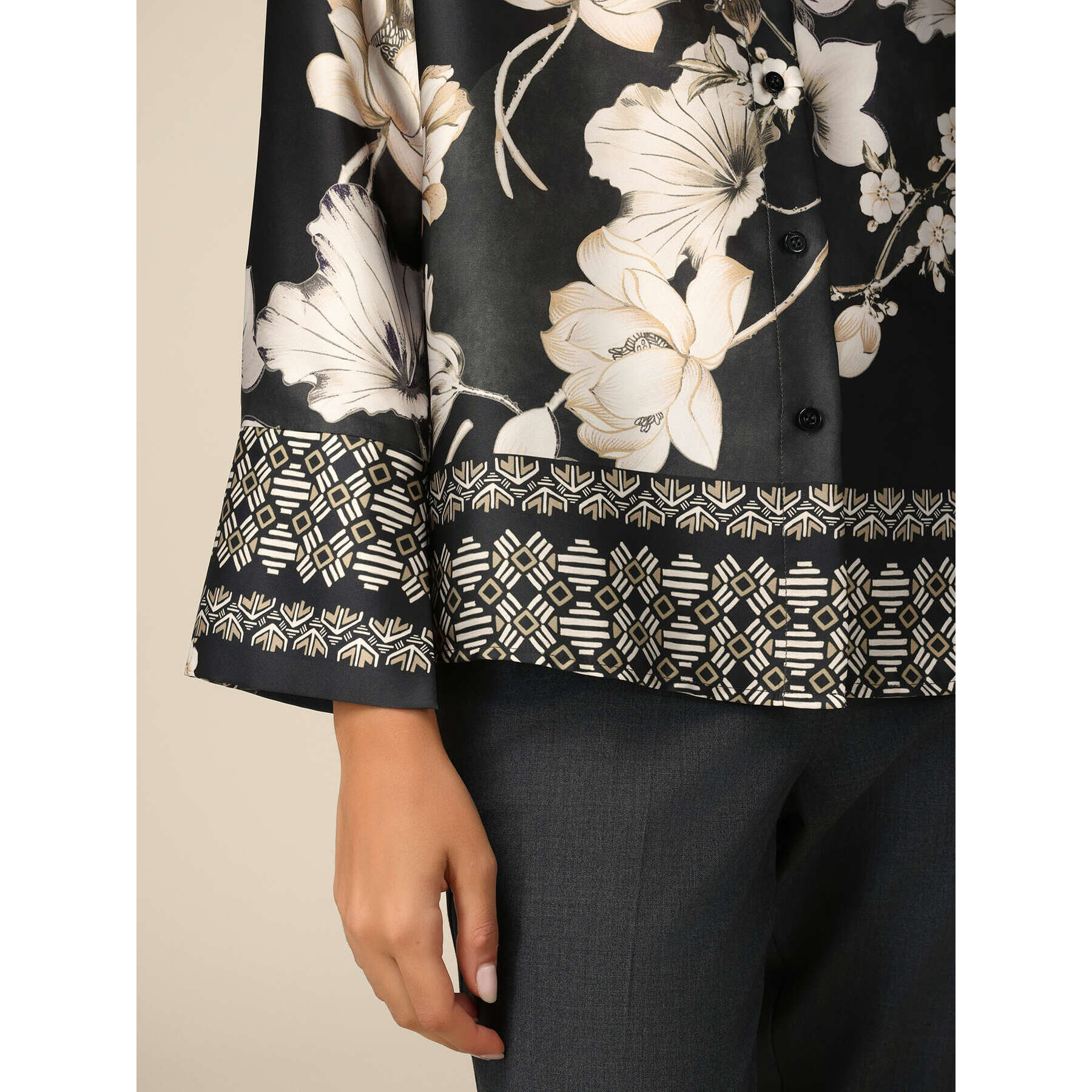 Oltre - Camisa de raso floreada - Negro