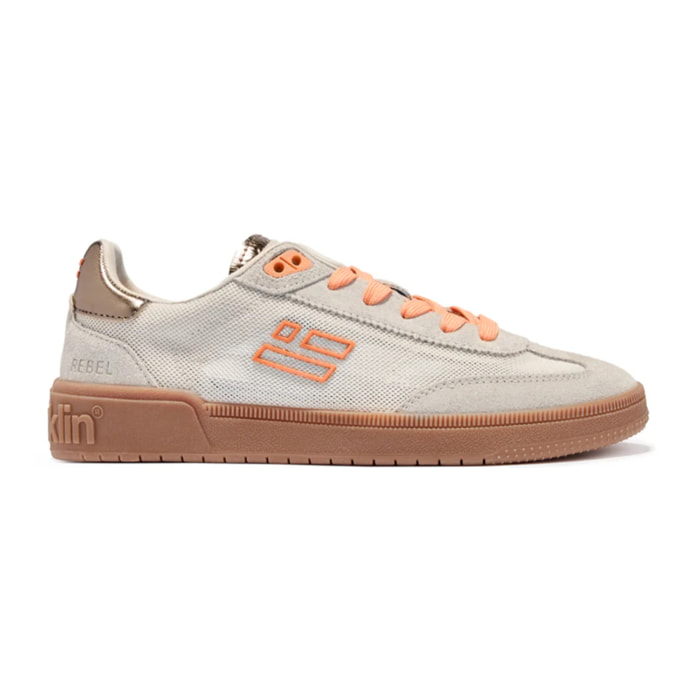 Zapatillas de Mujer Modelo Rebel Mesh Blanco Roto con Detalles en Naranja