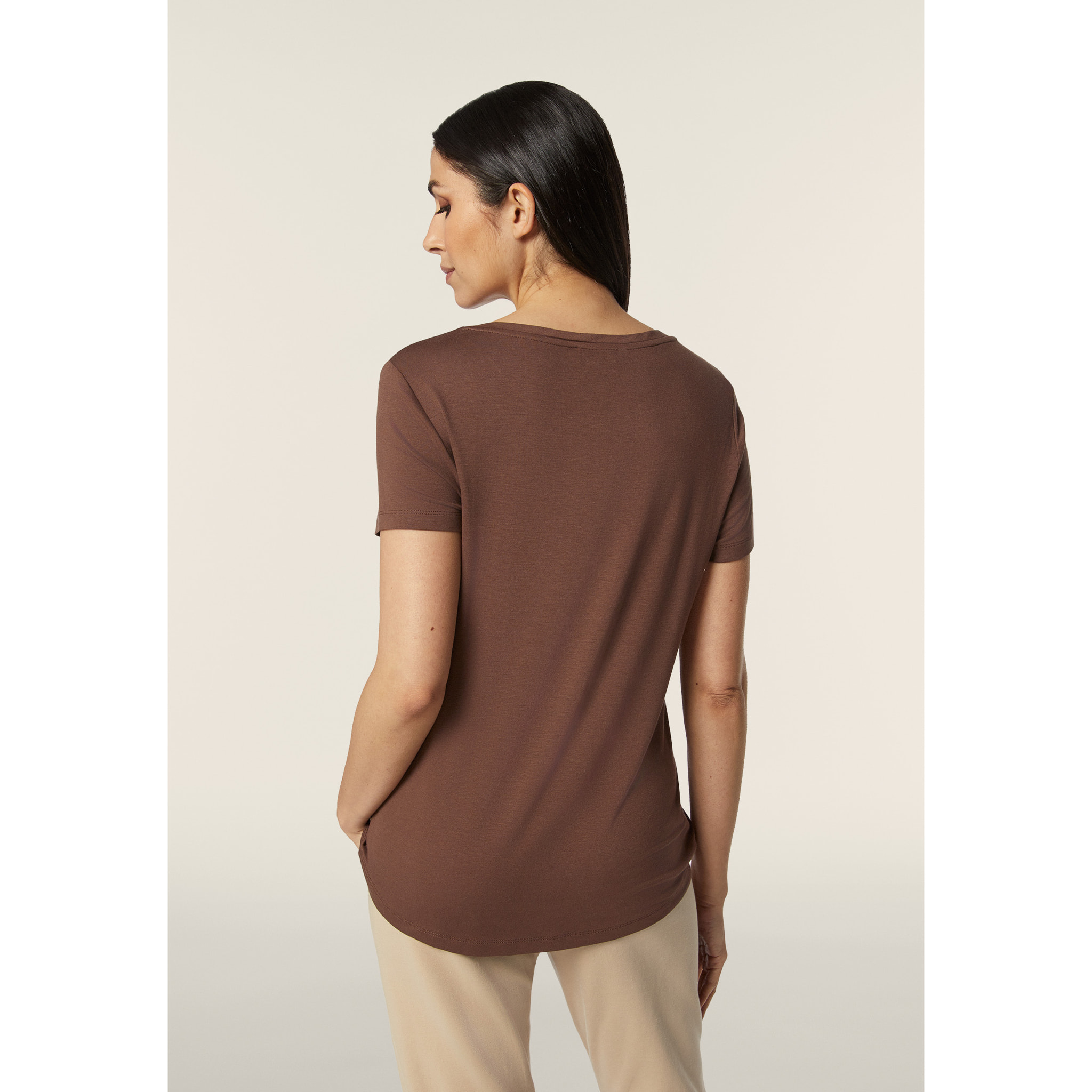 T-shirt donna in jersey viscosa scritta composta da borchie