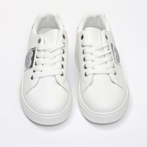 Sneakers in simil pelle con dettaglio strass