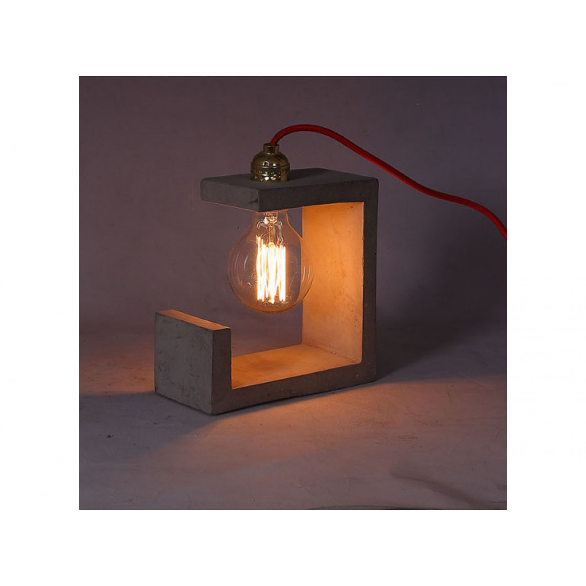 Lampe à poser en béton – INTER