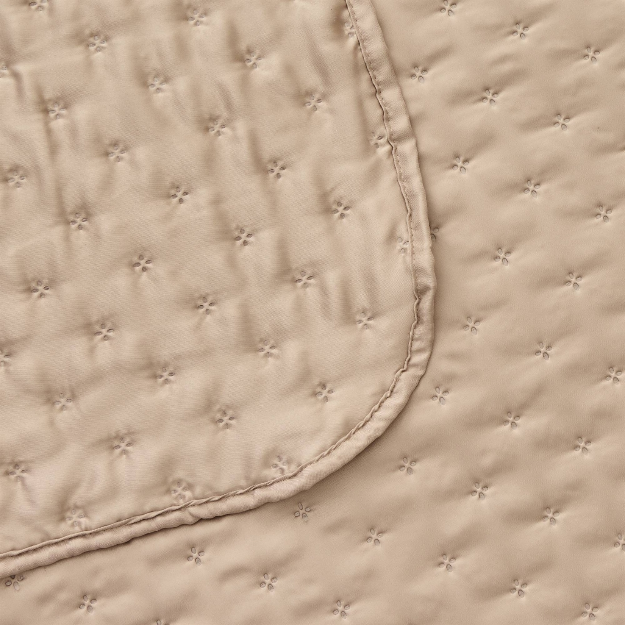 Colcha satinada con acolchado sin costuras Felsilk color marron beige Poliéster