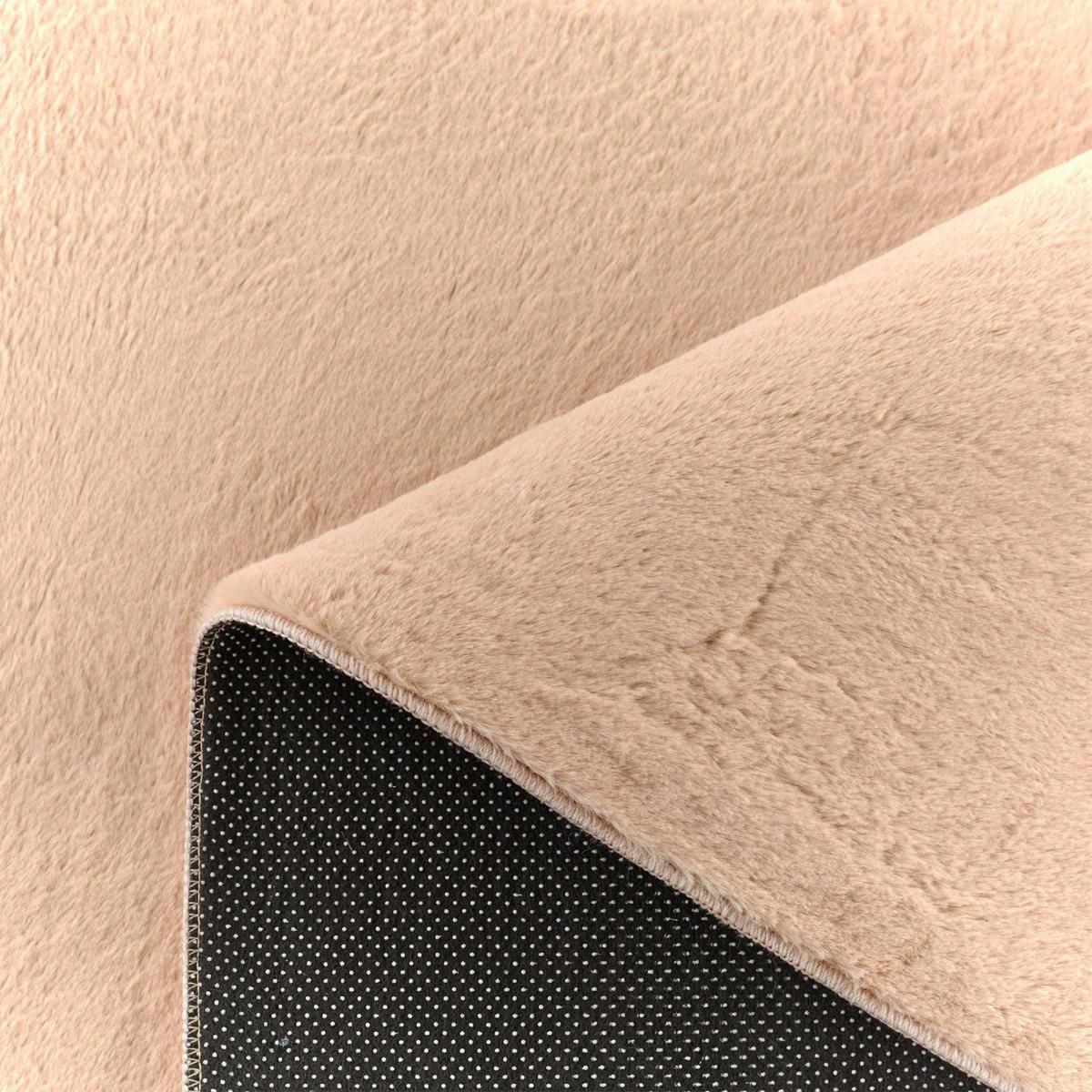 Tapis salon ultra doux, uni et lavable UNO, aussi idéal pour la chambre