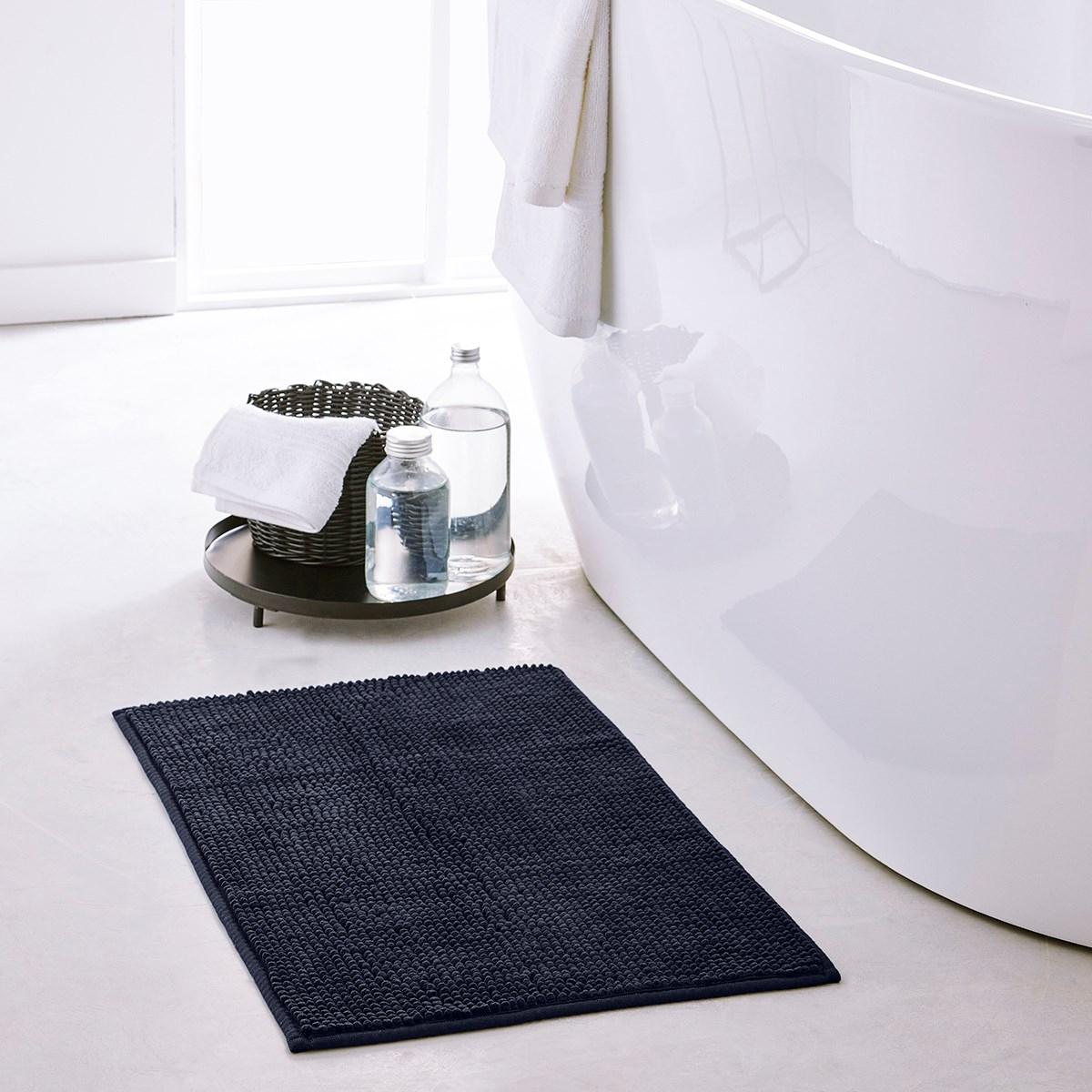 Tapis de bain Bubble uni ESSENTIAL bleu marine