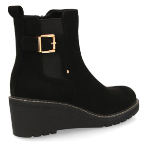 Bota de cuña con estilo minimalista para mujer