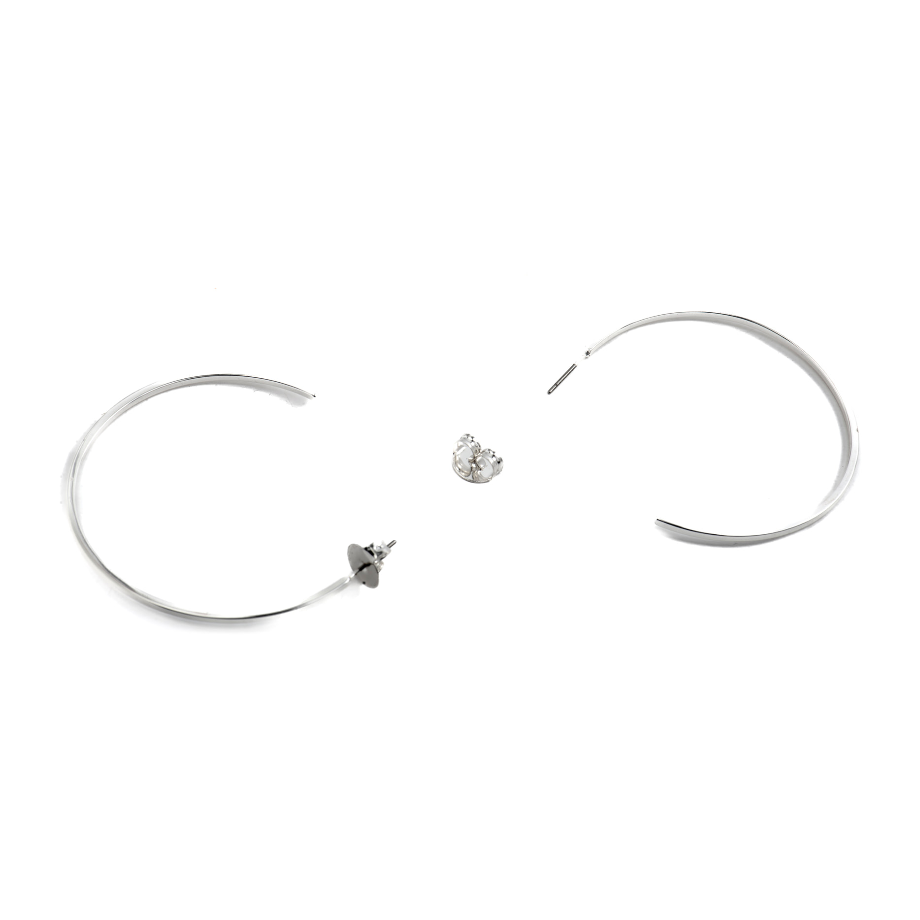 Pendientes de 36mm de diámetro acabados en rodio