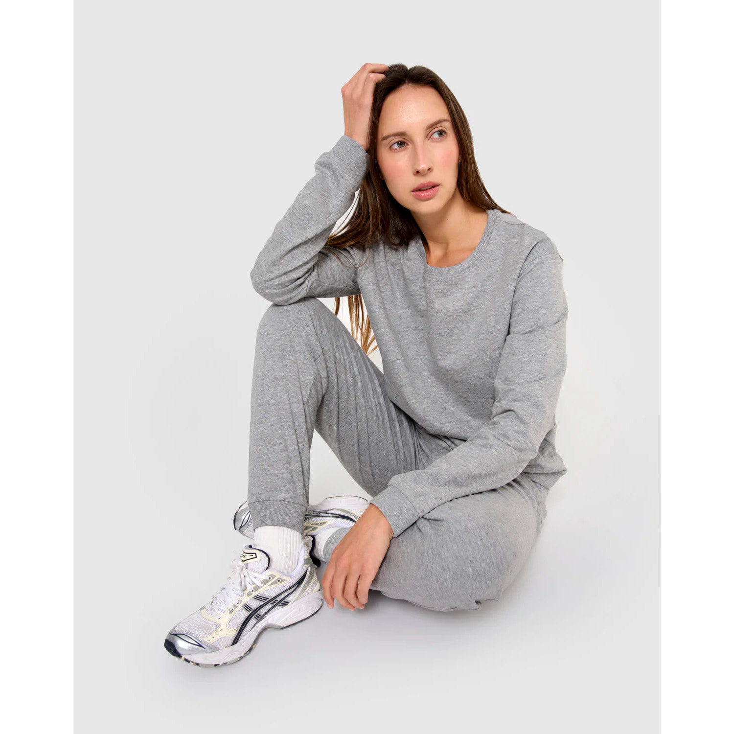 Pantalón largo básico deportivo gris claro