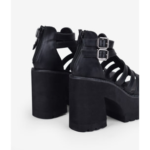 Sandalias con tacón negras con plataforma y hebillas