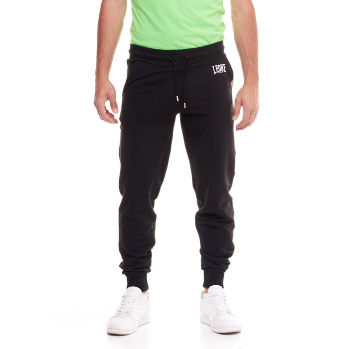 Pantalón básico de hombre con logo pequeño