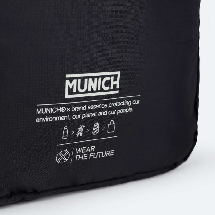 Neceser negro de poliéster reciclado MUNICH GATE X-39 TOILETRY