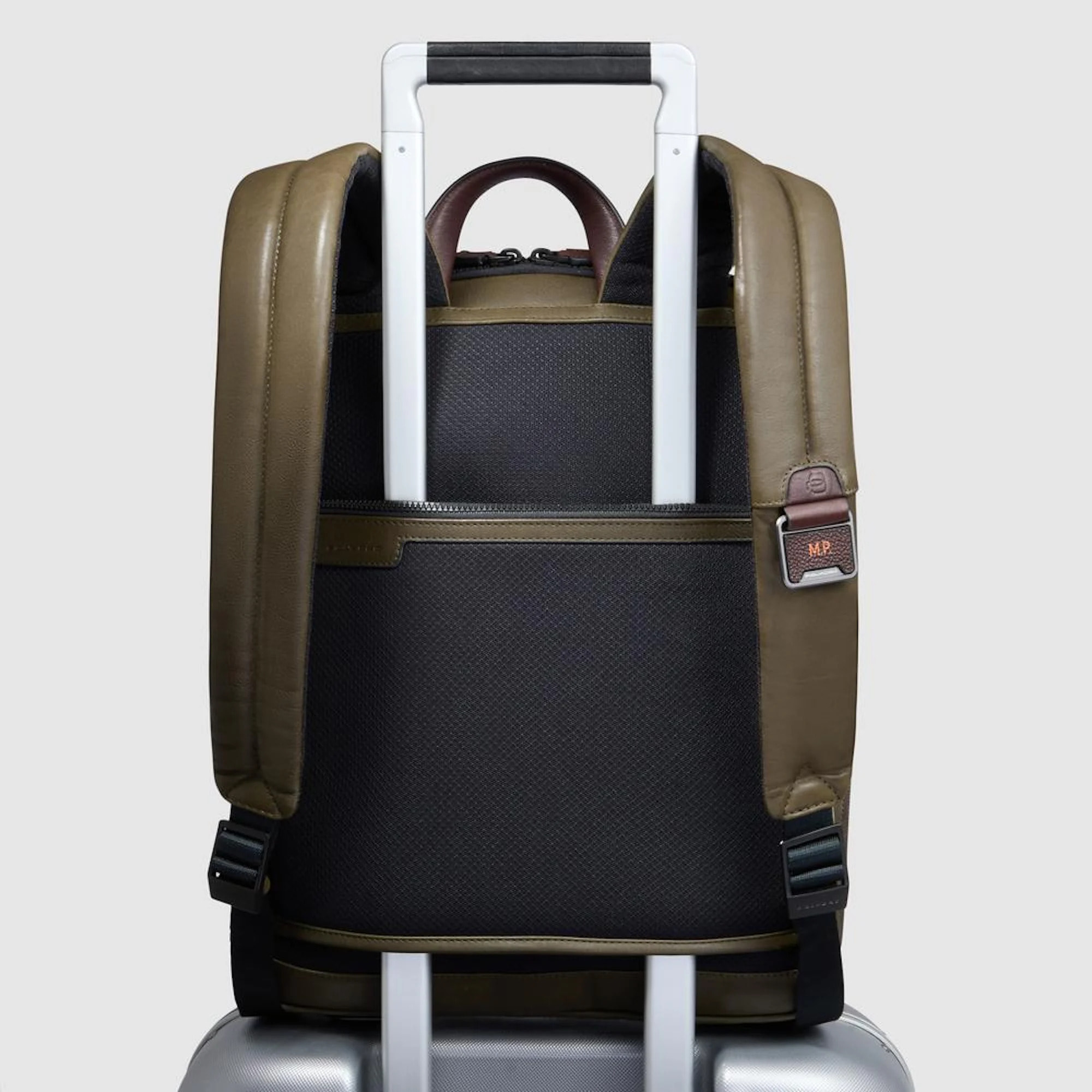 Piquadro Zaino sottile porta pc e iPad® con protezioni antiurto e RFID, espandibile