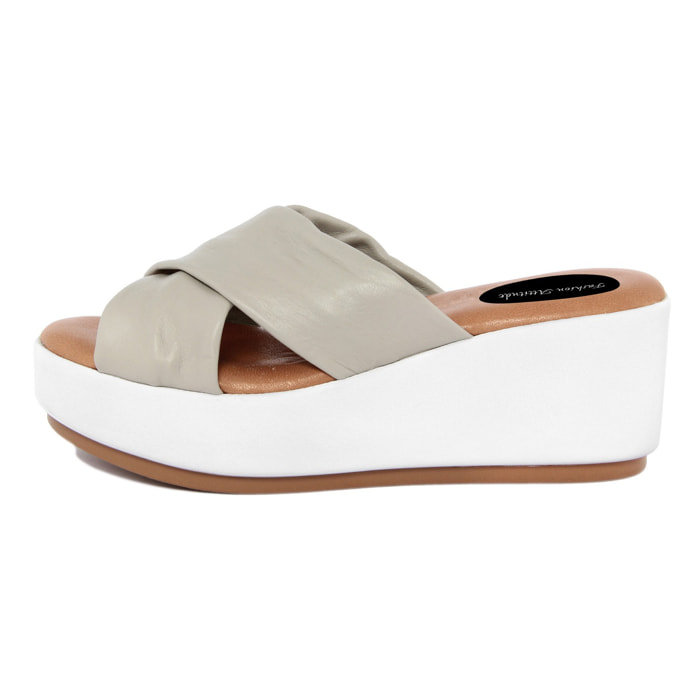 SANDALO IN PELLE MADE IN ITALY FASHION ATTITUDE COLORE COLORE Grigio