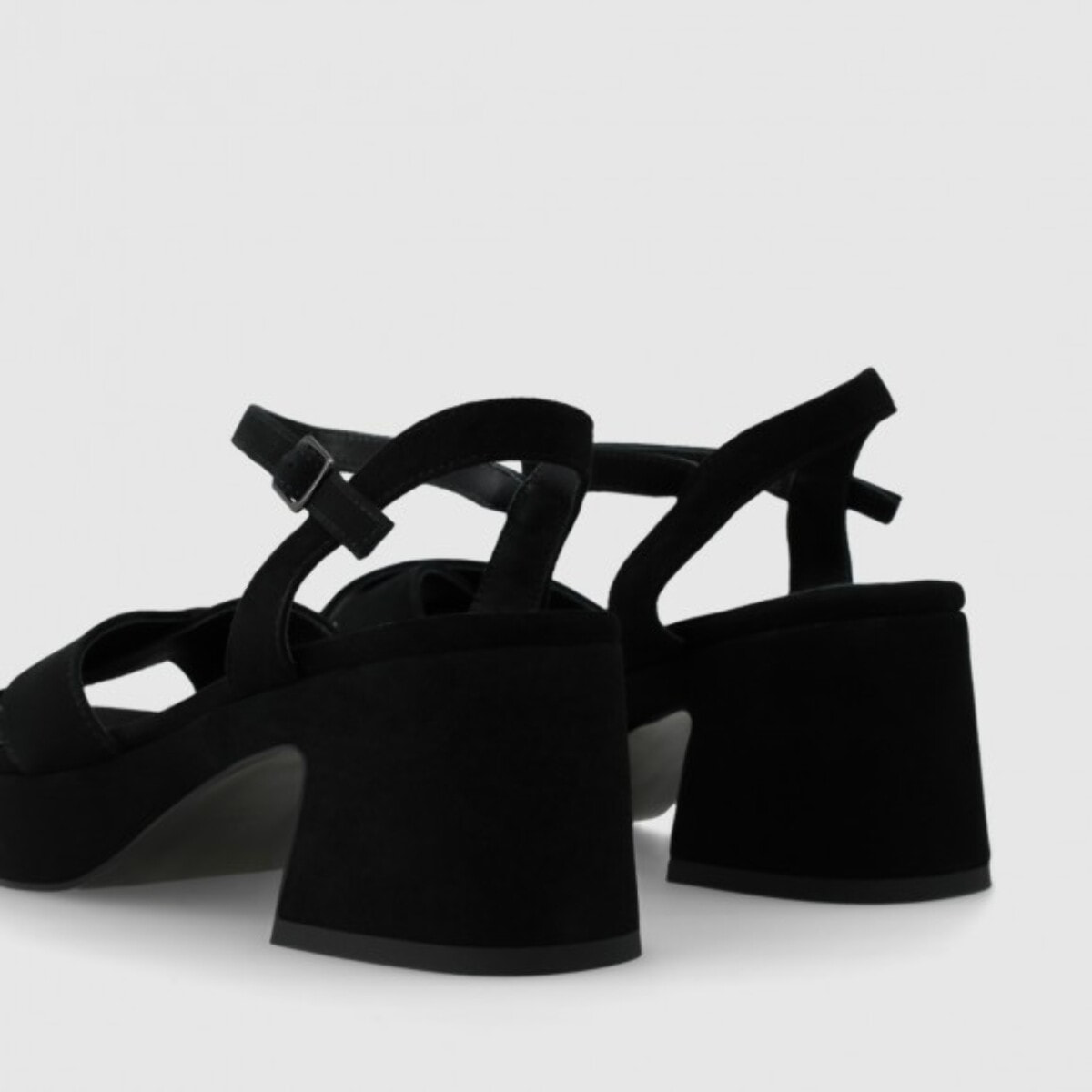 SANDALIAS NEGRAS NA4801