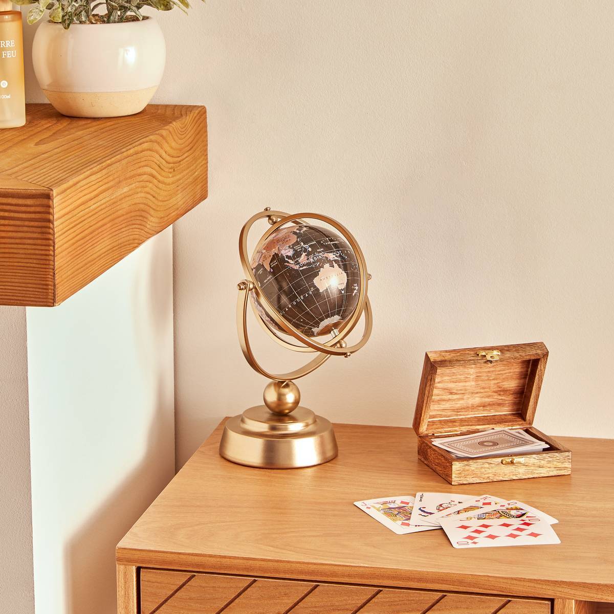 Globe terrestre Bota H.25cm métal mordoré