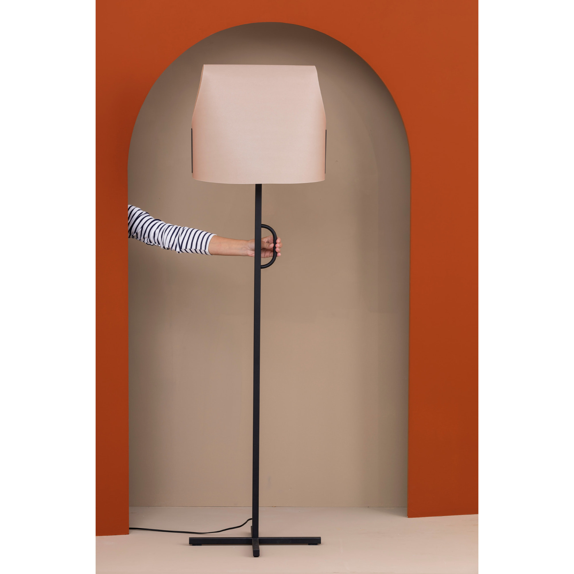 LUANG Lampadaire noire/camel