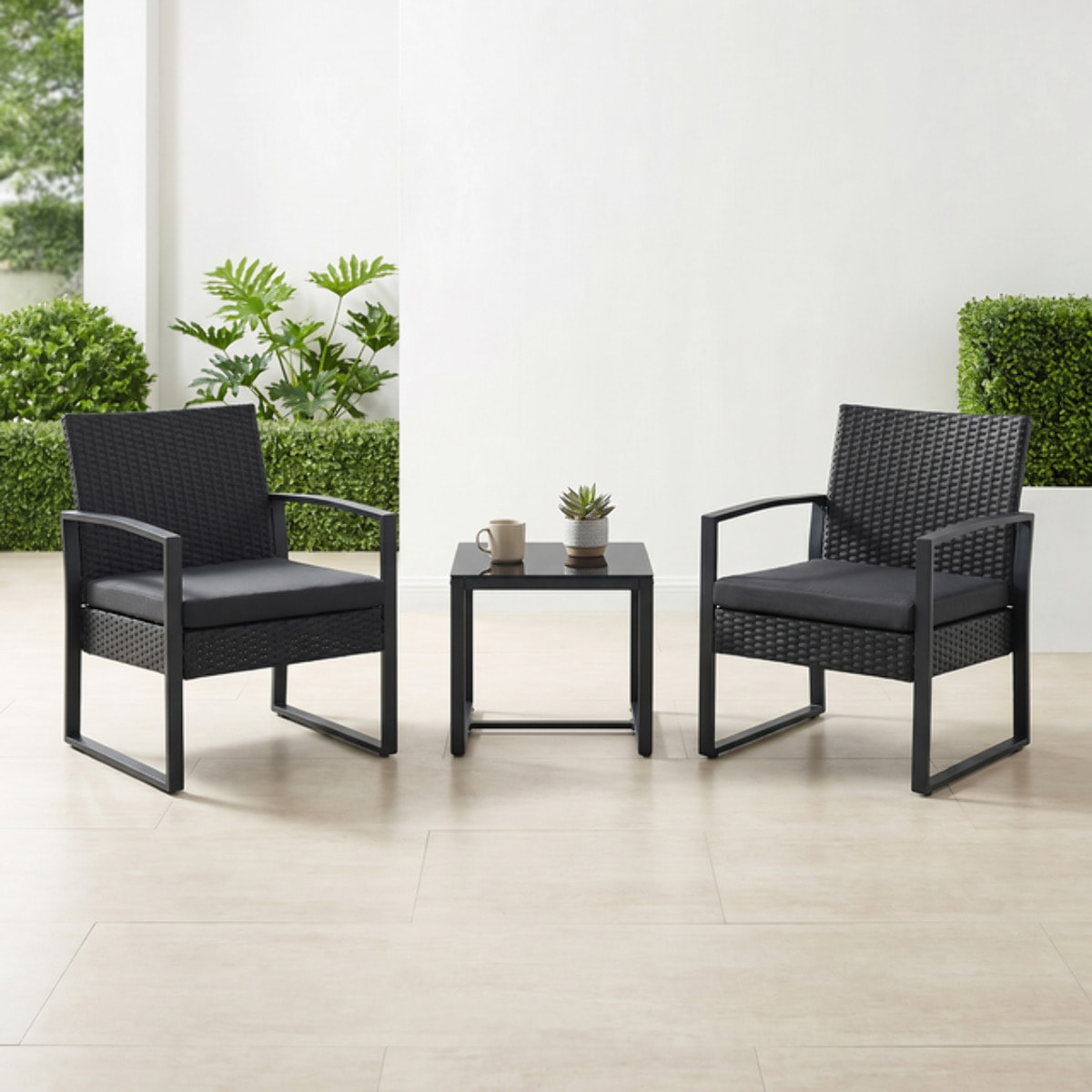 Salotto da giardino in rattan con struttura in ferro zincato, set con sedie e tavolino in vetro temperato, resistente e moderno, ideale per balcone terrazzo e outdoor, compatto e facile da pulire, design elegante e durevole