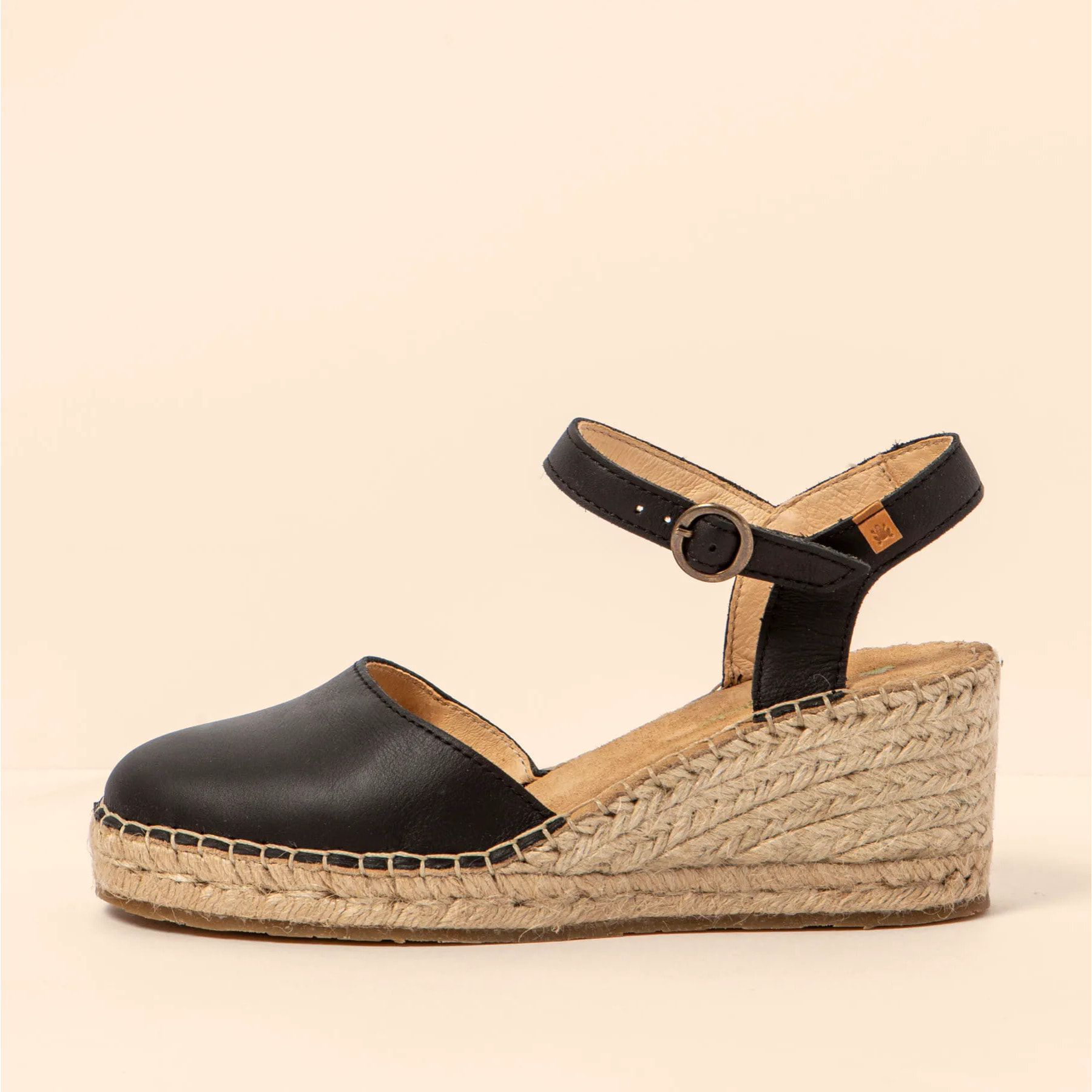 Sandalia de cuña N5260 WAX NAPPA BLACK / ALMAZARA color Black