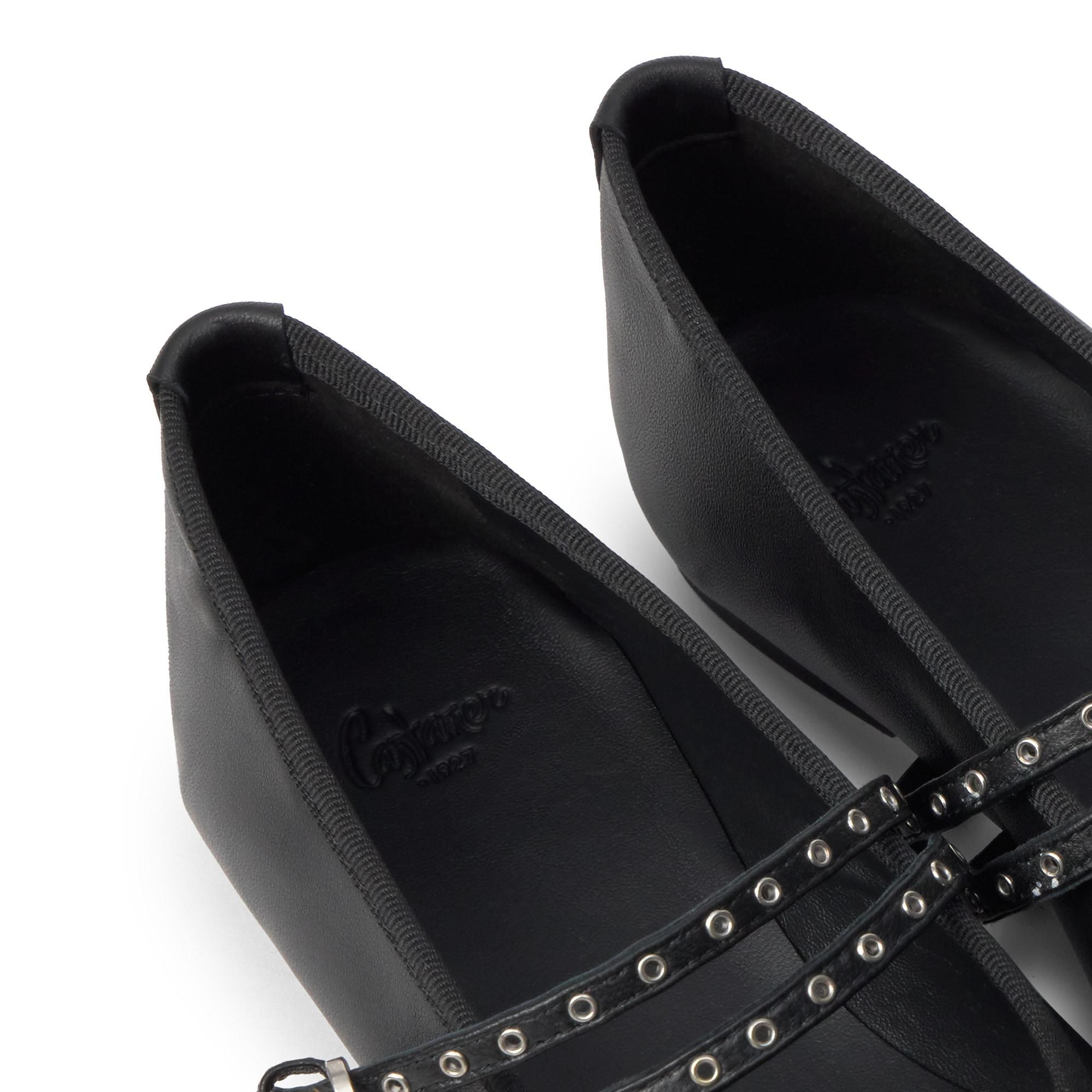 Bailarina plana Gina en napa con cierre de hebilla