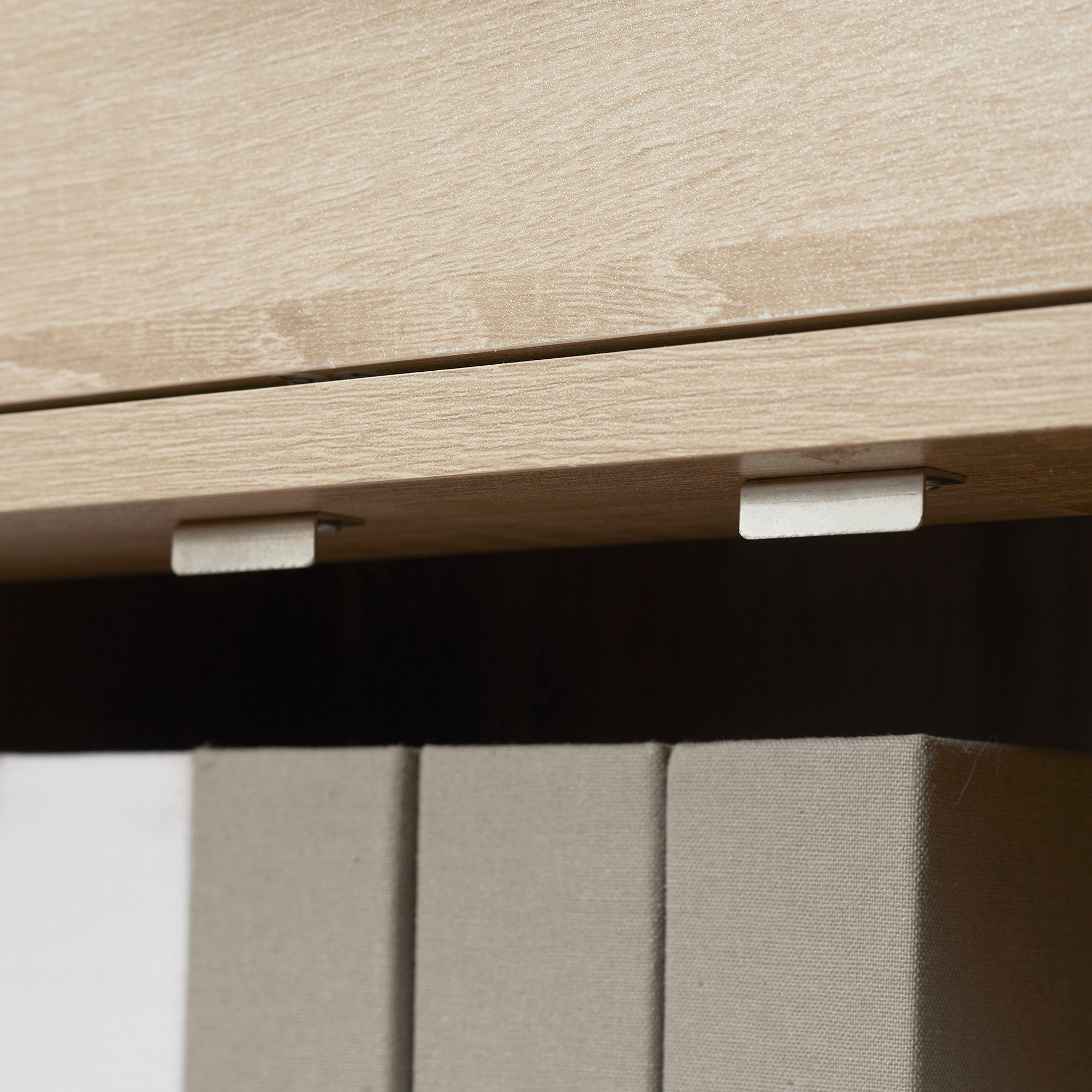 HOMCOM Aparador de Salón Moderno con 2 Puertas 1 Cajón y 3 Estantes Abiertos Mueble Auxiliar de Almacenaje para Cocina Dormitorio Entrada Antivuelco 80x30x96,5 cm Natural