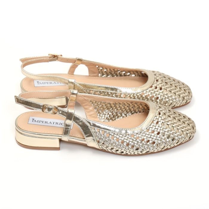 Ballerine slingback in simil pelle con tomaia bucherellata