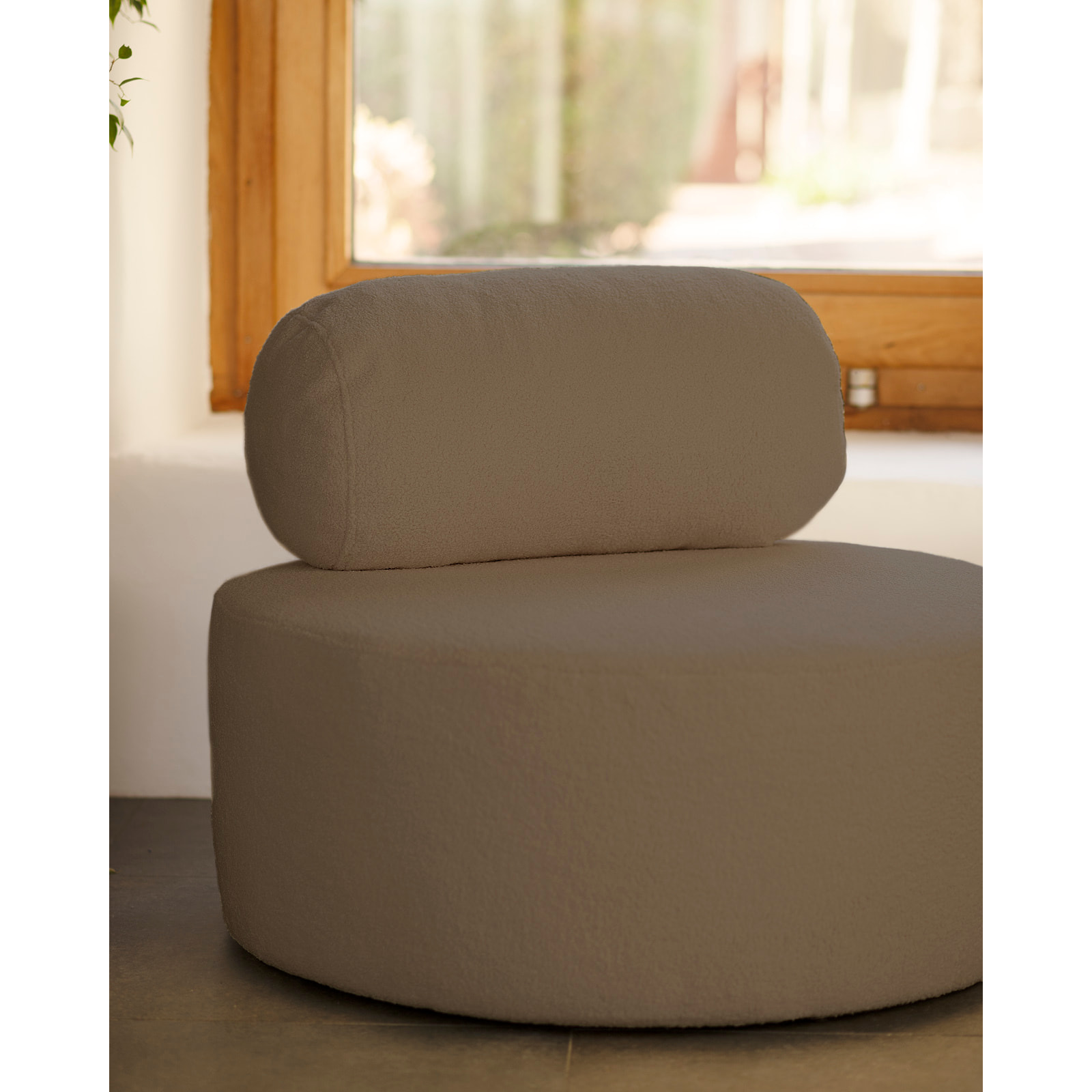 Fauteuil en bouclé rond couleur marron de 91x71cm Hauteur: 71 Longueur: 91 Largeur: 91