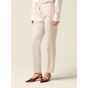 Oltre - Pantalones regulares de tejido crepé - Blanco