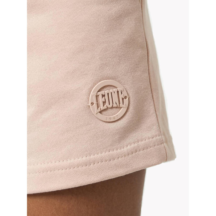 Mujer bajita nunca sin