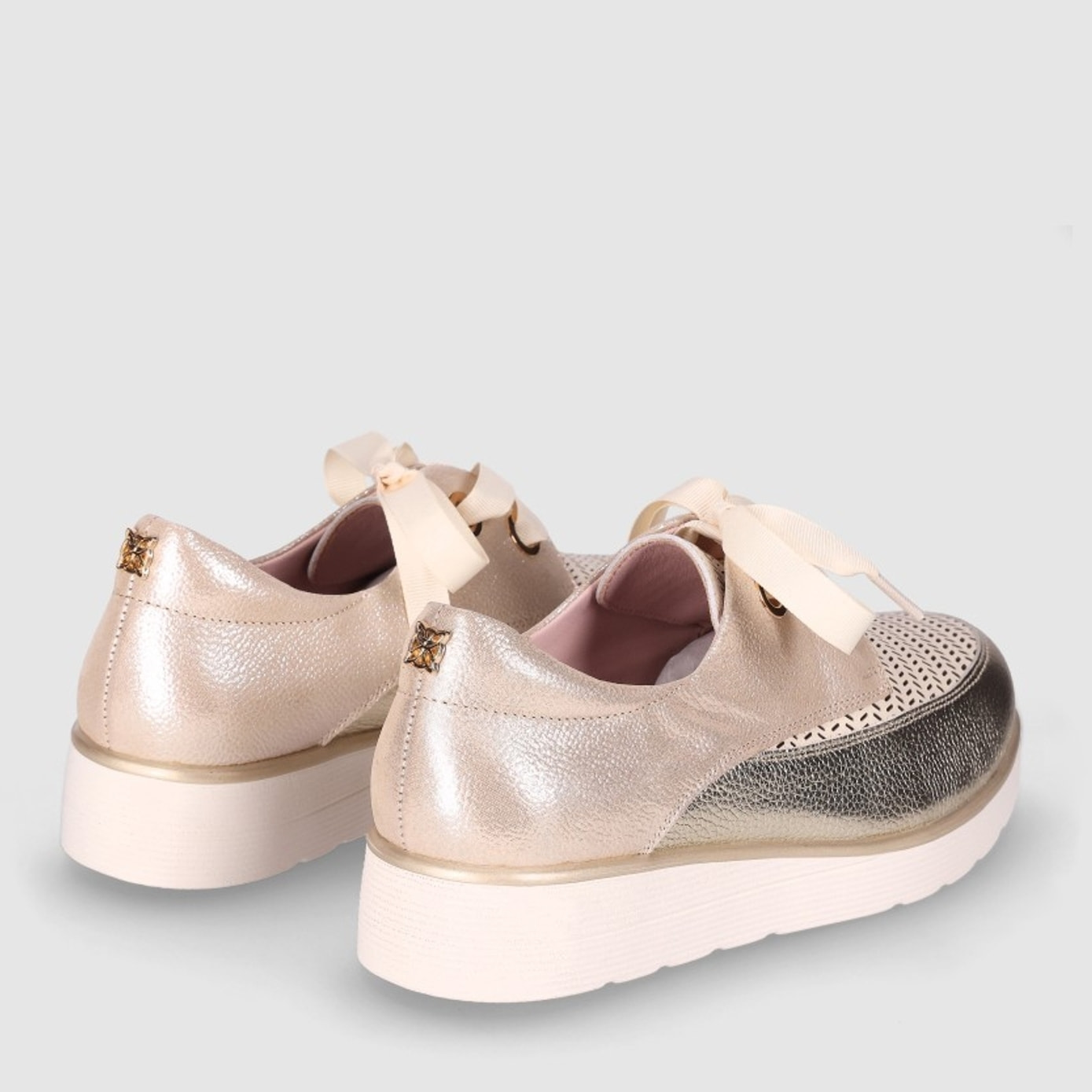 Zapatos de Piel - Platino - Tacón: 3 cm