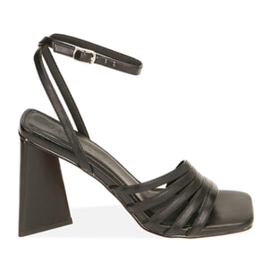 Sandalias negras, tacón escultórico de 9 cm