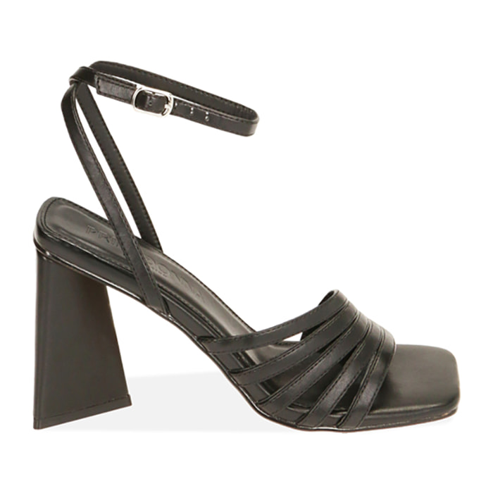 Sandalias negras, tacón escultórico de 9 cm