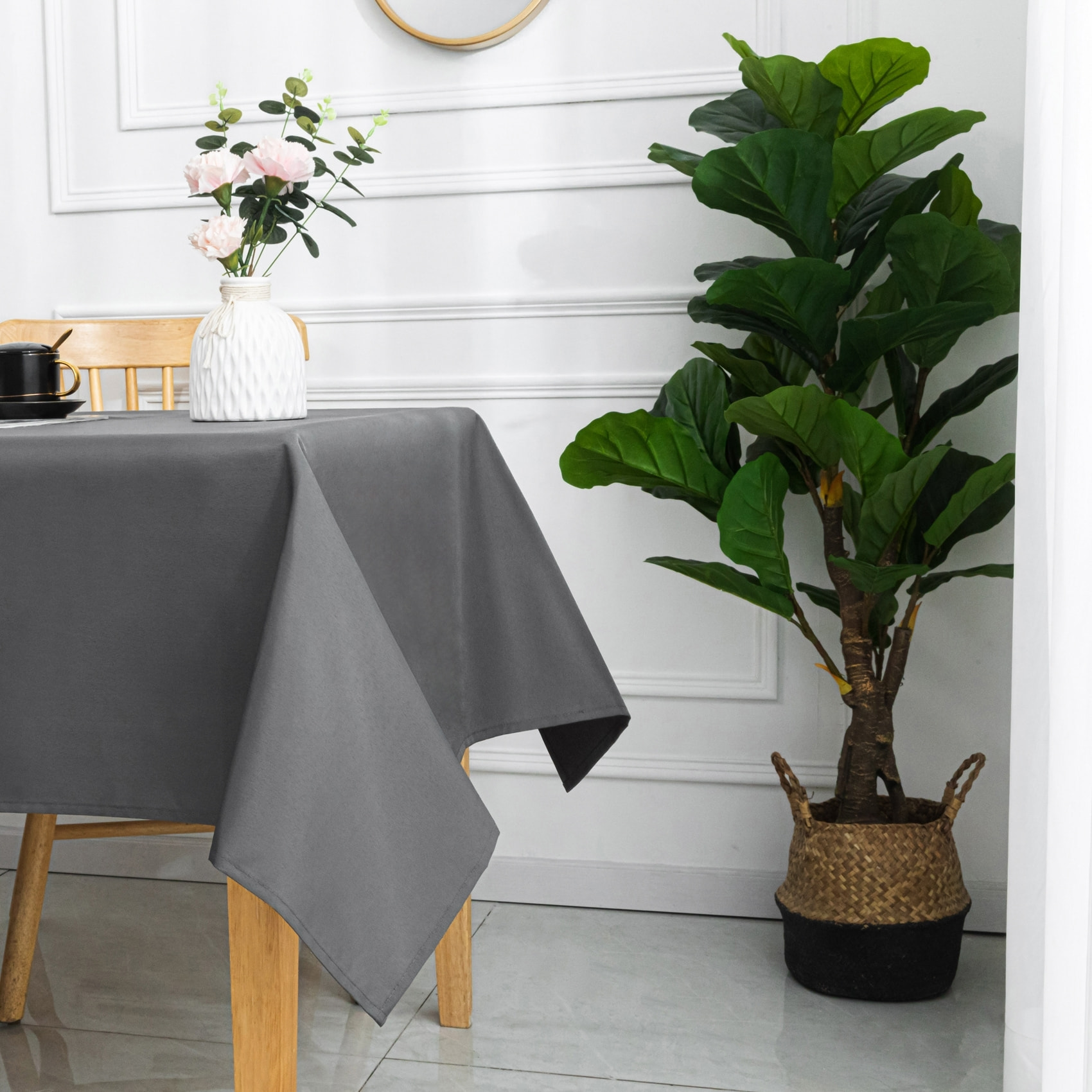 Nappe carrée et enduite antitache - Gris clair