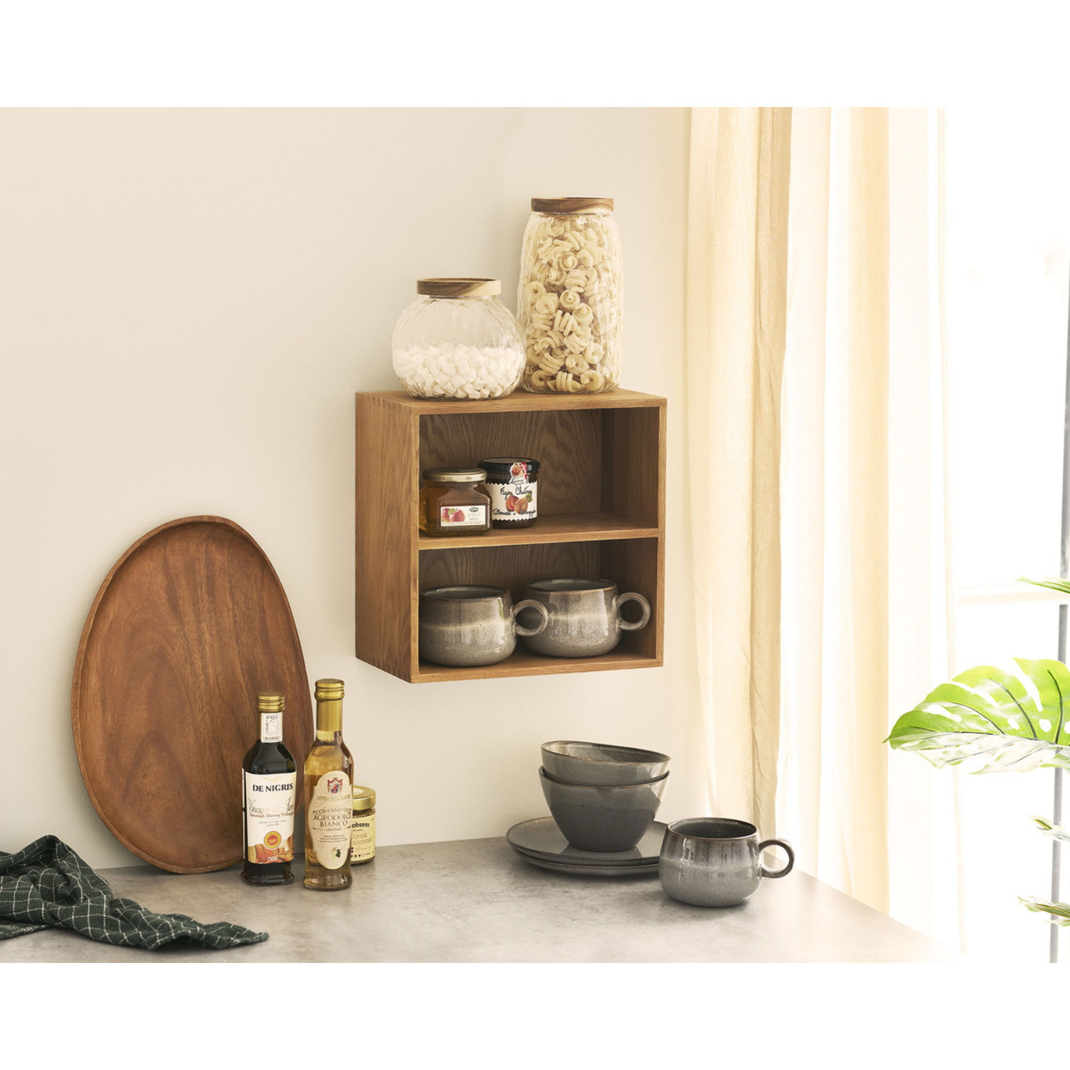 Vassoio decorativo in legno di acacia 39x28 cm — tono miele naturale