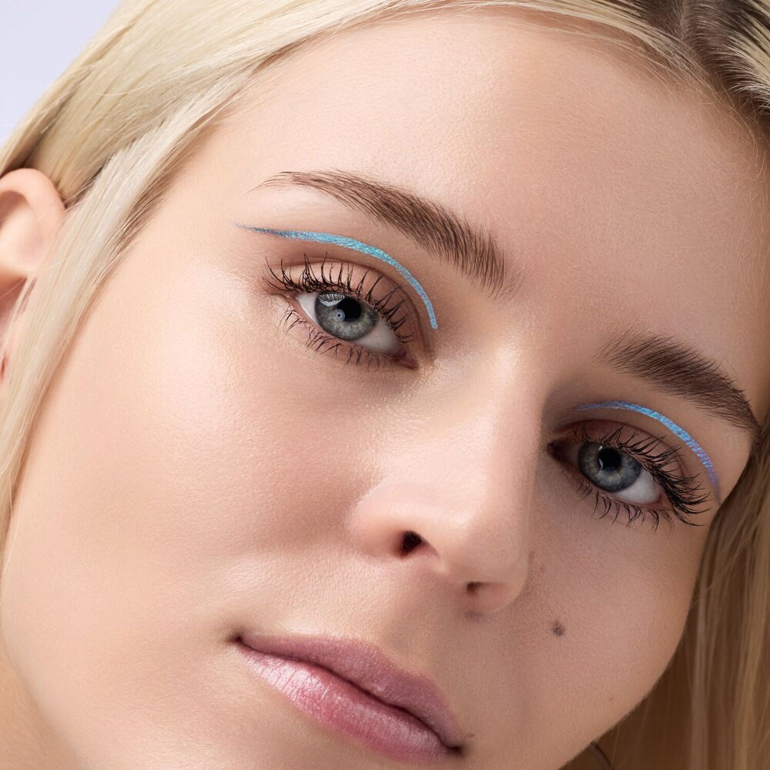 Space Glam Liquid Effect Eyeliner - Eyeliner Hyper Pigmenté Longue Tenue