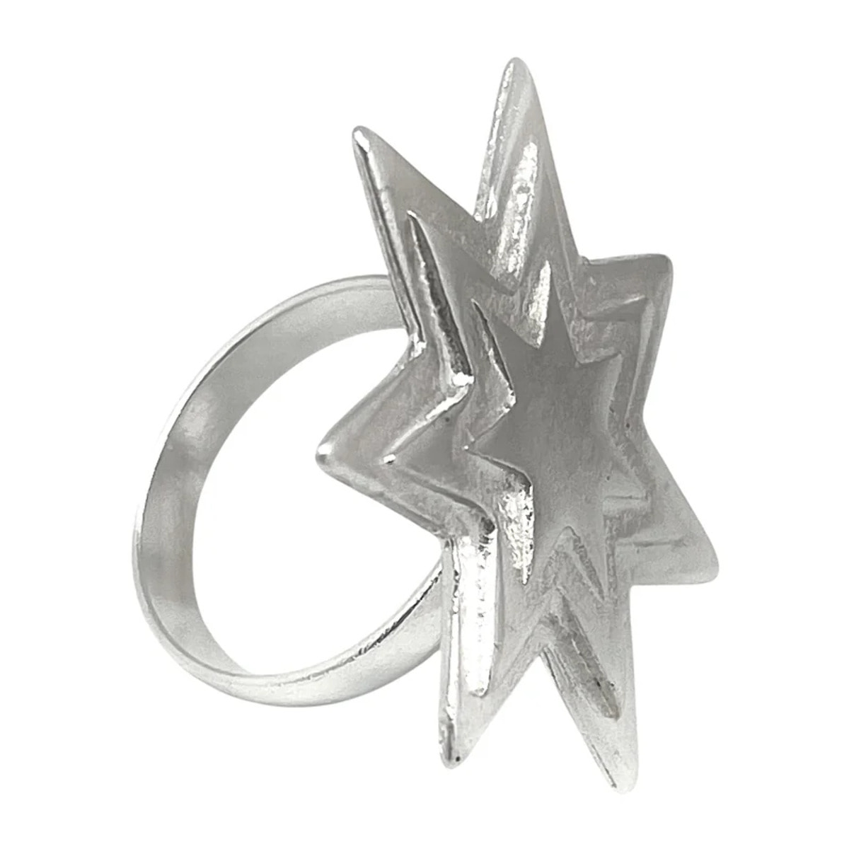 Anillo estrella relieve plata chapado 10µ latón. Diseño Gloria Mago