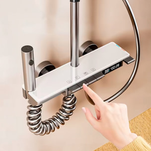 Set di doccia completo Y2 montato a parete. Con display digitale e molteplici modalità d'acqua, con miscelatore, illuminazione ambientale e controllo preciso.