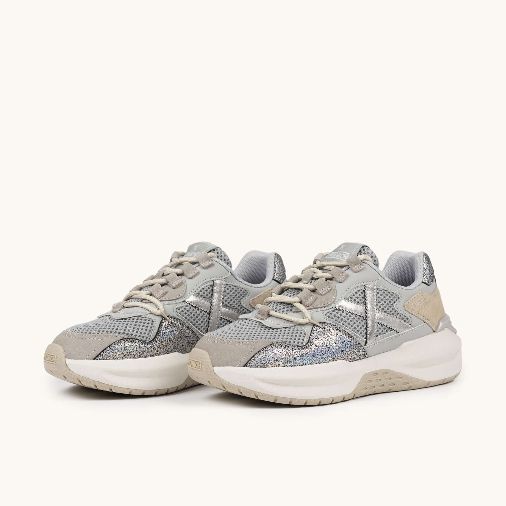 Zapatilla de Silueta Dinámica en Tonos Neutros y Melocotón MUNICH NEXA WMN 22