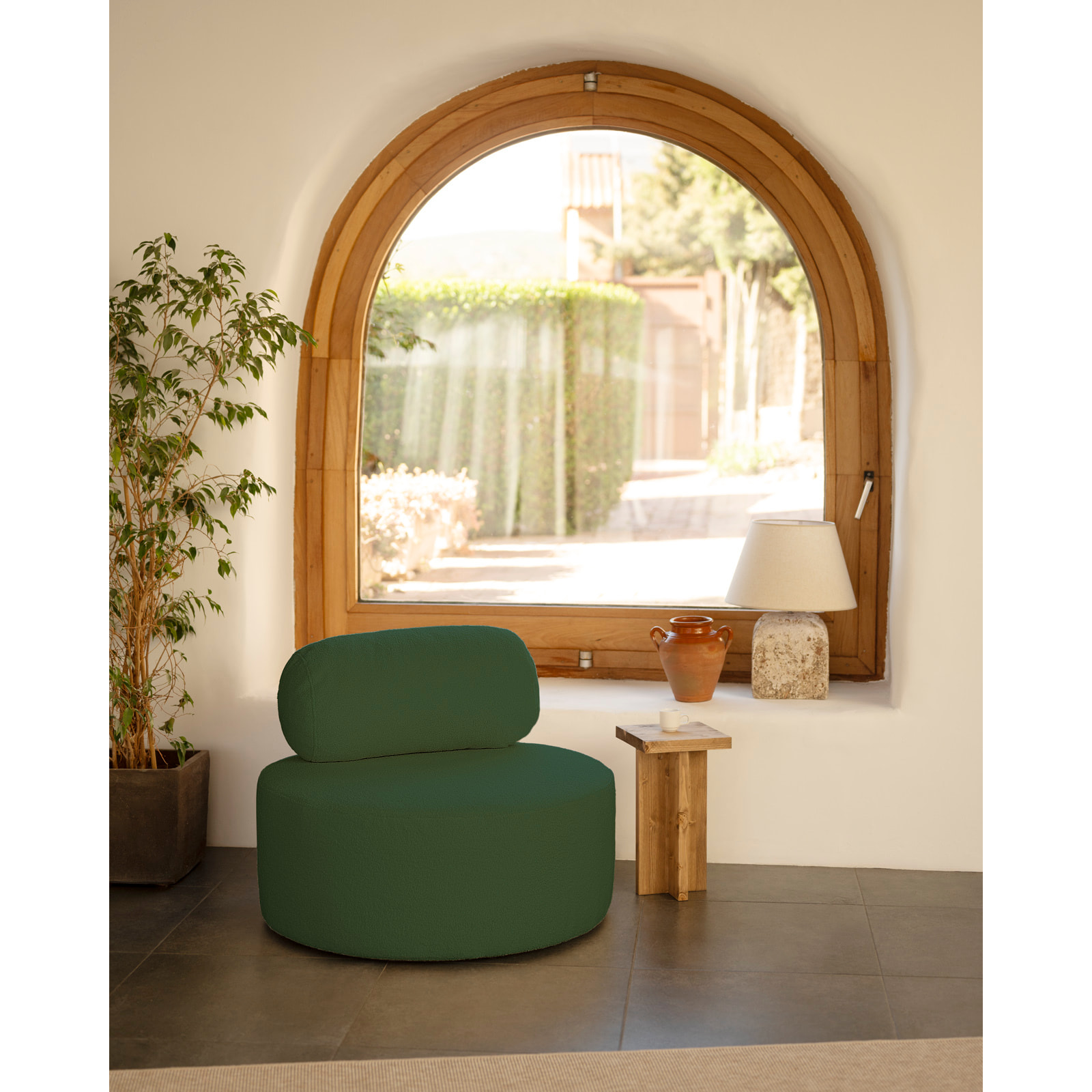 Fauteuil en bouclé rond couleur vert de 91x71cm Hauteur: 71 Longueur: 91 Largeur: 91
