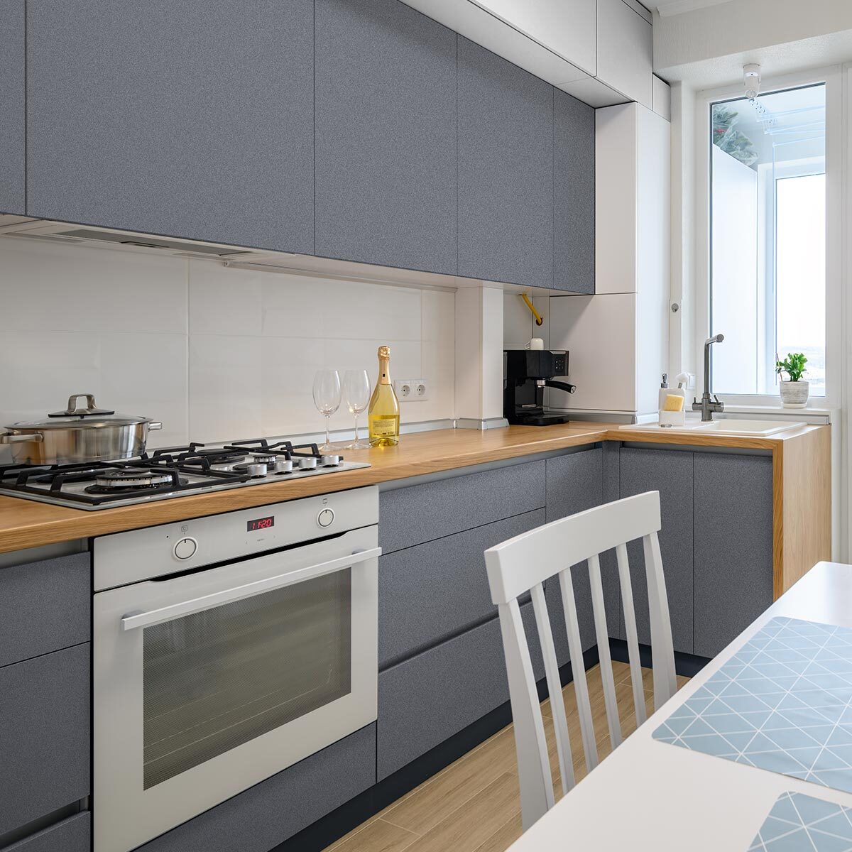 Rouleau adhésif décoratif Vinyle au Mètre - Argent - Sticker Lavable Imperméable Mur Cuisine Meubles