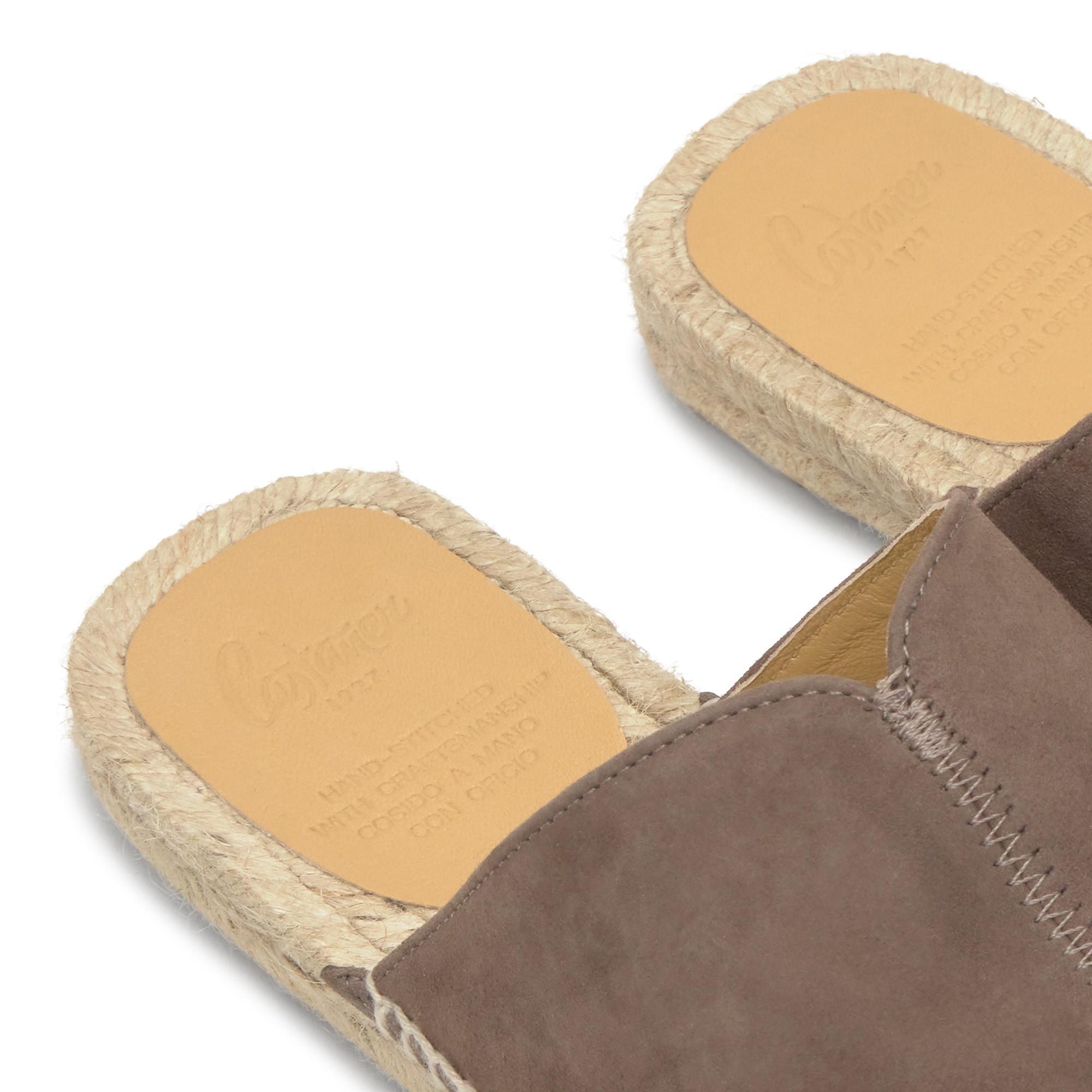 Sandalia plana Priya en ante con suela de yute