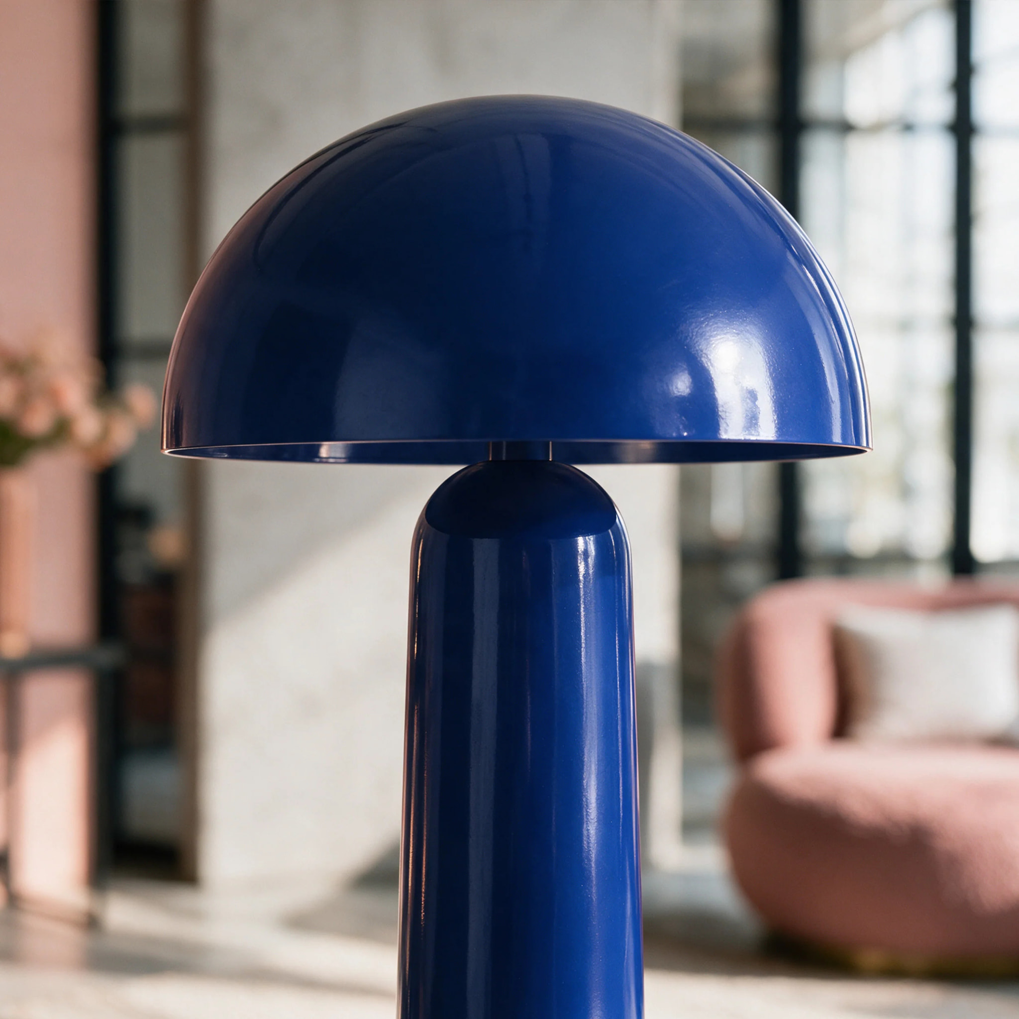 Lampadaire en métal bleu foncé - Clara
