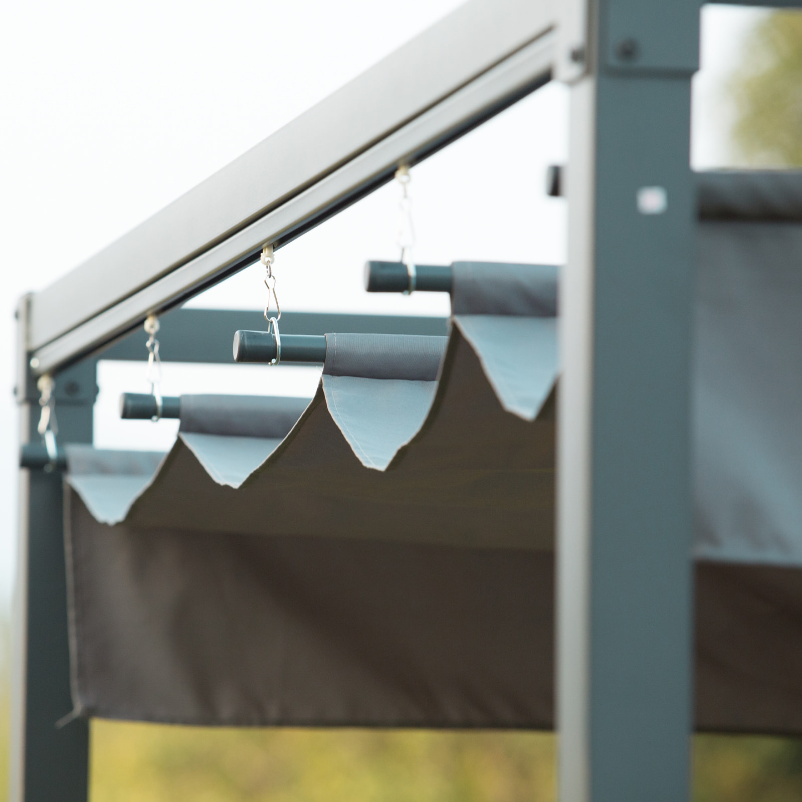 Pergola rétractable polyester haute densité métal époxy gris