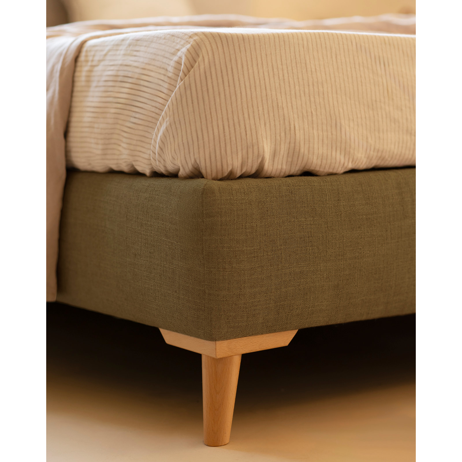 Lit rembourré en lin vert pour les matelas en différentes tailles