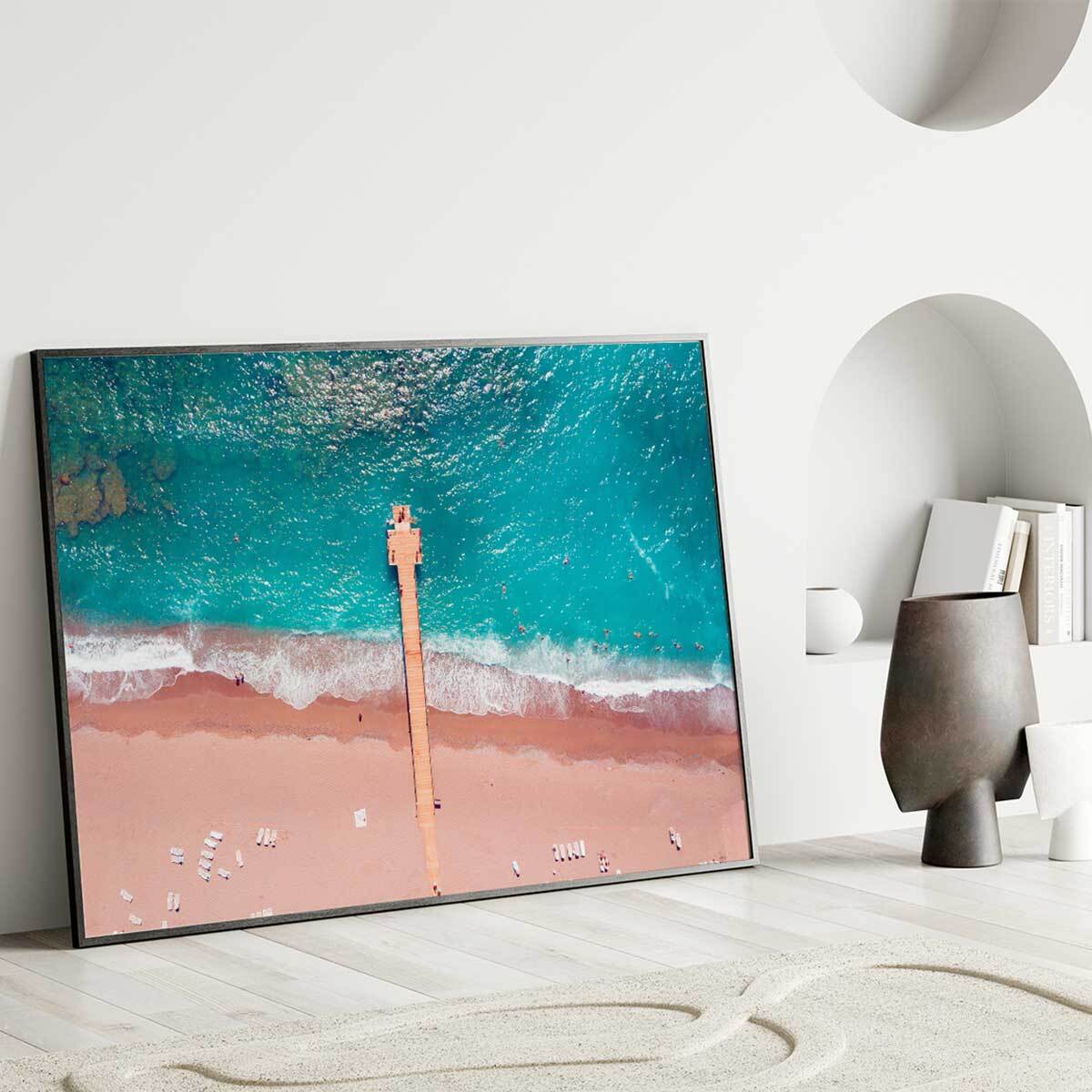 Affiche encadrée plage vue aérienne avec ponton Affiche + cadre en métal - Noir