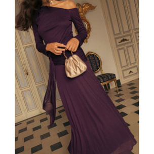 Vestido largo de punto con fajín y escote asimétrico