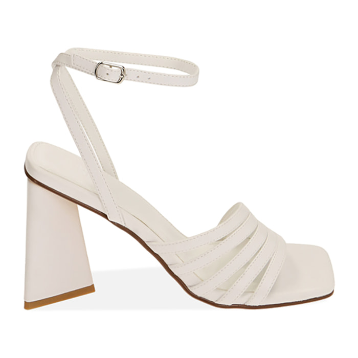 Sandalias blancas, tacón escultura de 9 cm