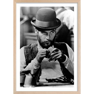 Affiche célébrité Paul Newman, Juge et Hors la Loi, 1972 Affiche + cadre en bois - Chêne