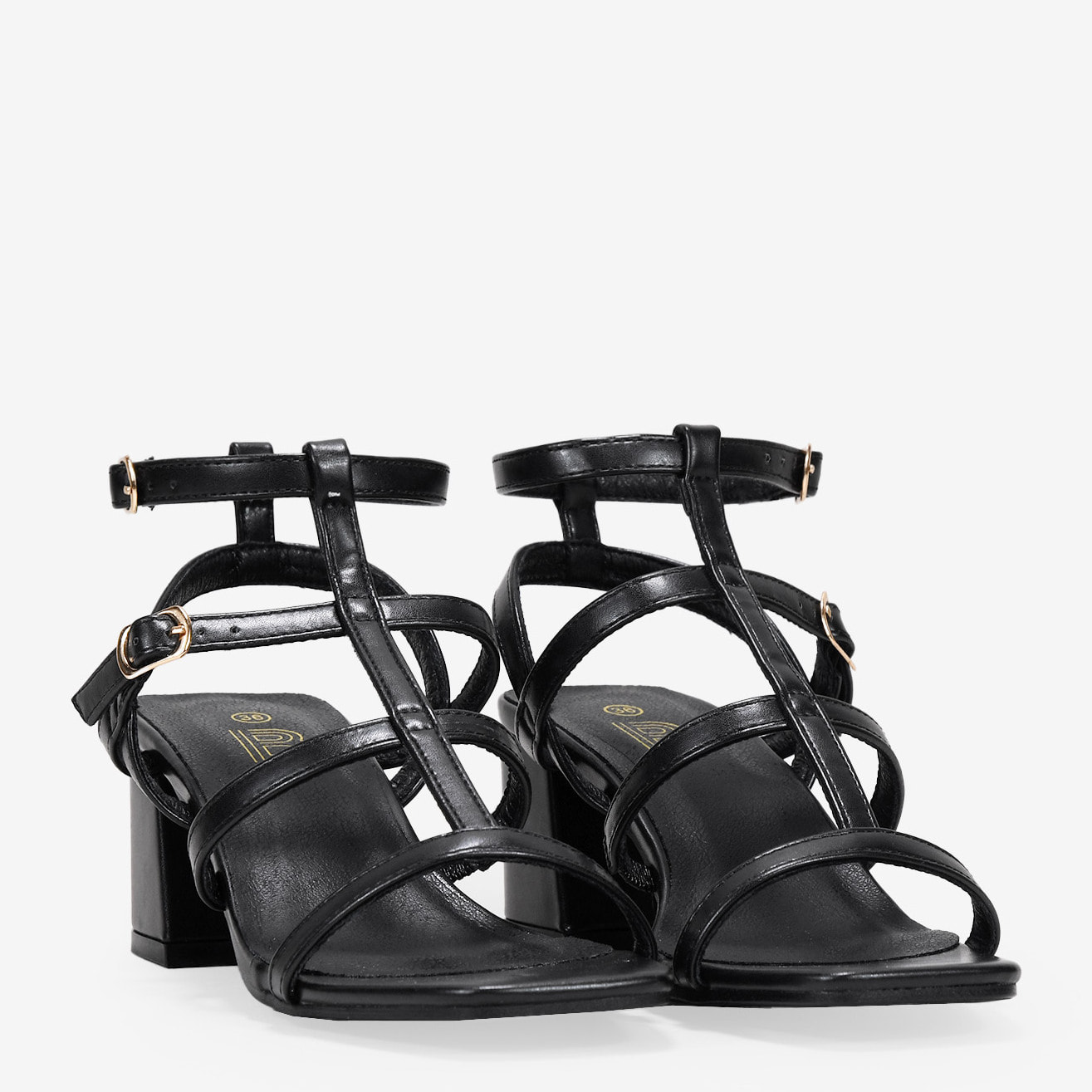 Sandalias de tacón negras con tiras y hebilla