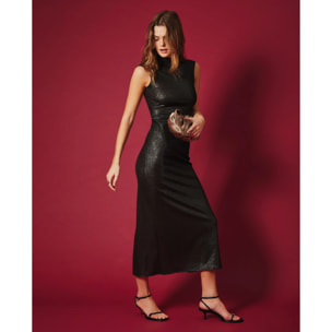 Vestido midi con brillo y espalda descubierta.