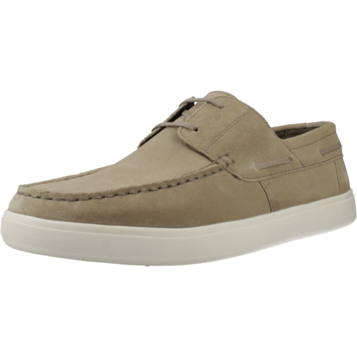 Nauticos Hombre de la marca GEOX  modelo U AVOLA B MARRON CLARO