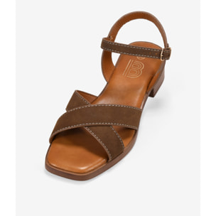 Sandalias de tacón cuero con hebilla
